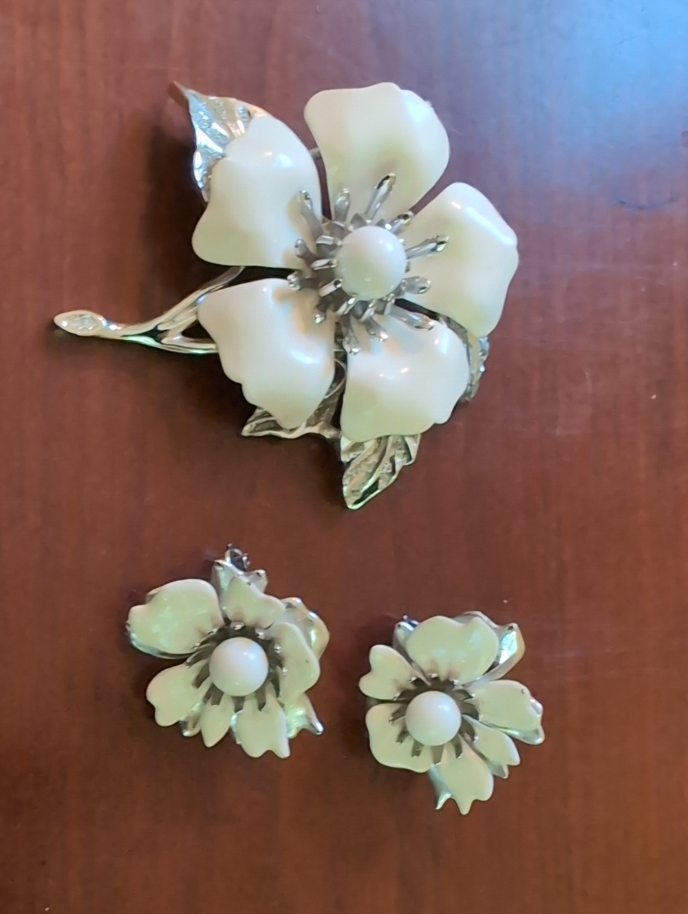 Vintage Sarah Coventry Matching Brooch and Clip-on Earrings Set